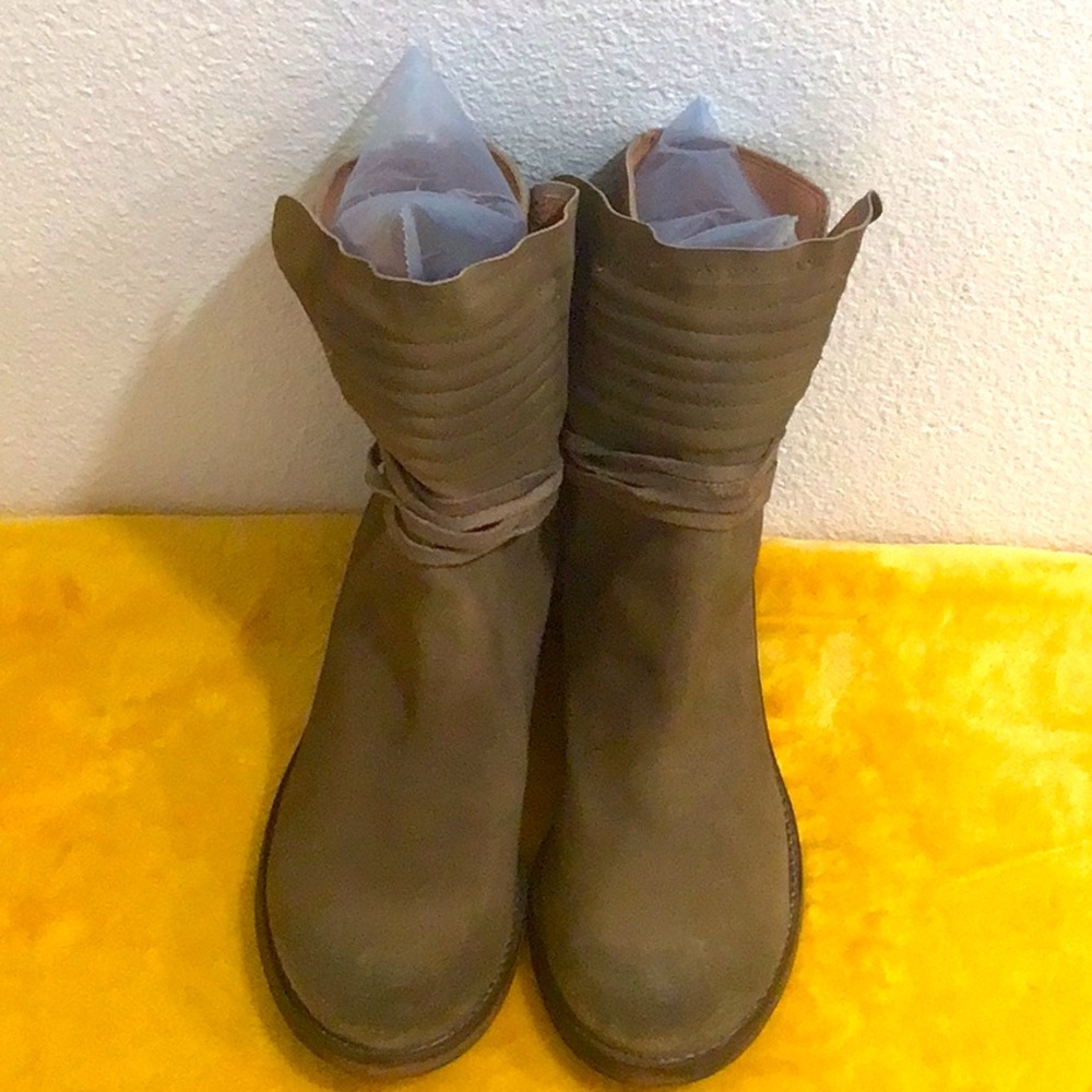 EUC FREE PEOPLE Wrap Around Tie Style Suede Boots 7.5” Shaft Height